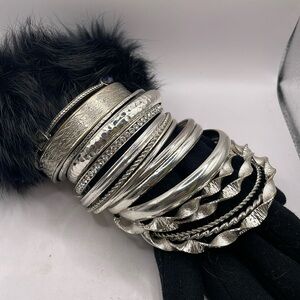 18 bangle brackets silver tone like new